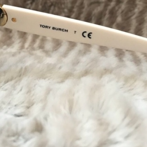 🕶NEW TORY BURCH SUNGLASSES 🕶 &CASE - Picture 3 of 10